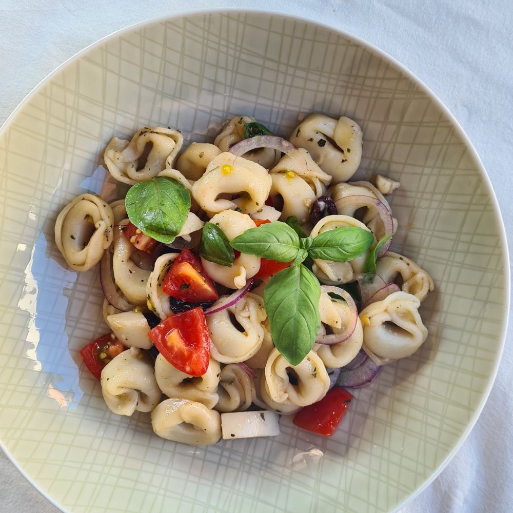 Tortellinisalat