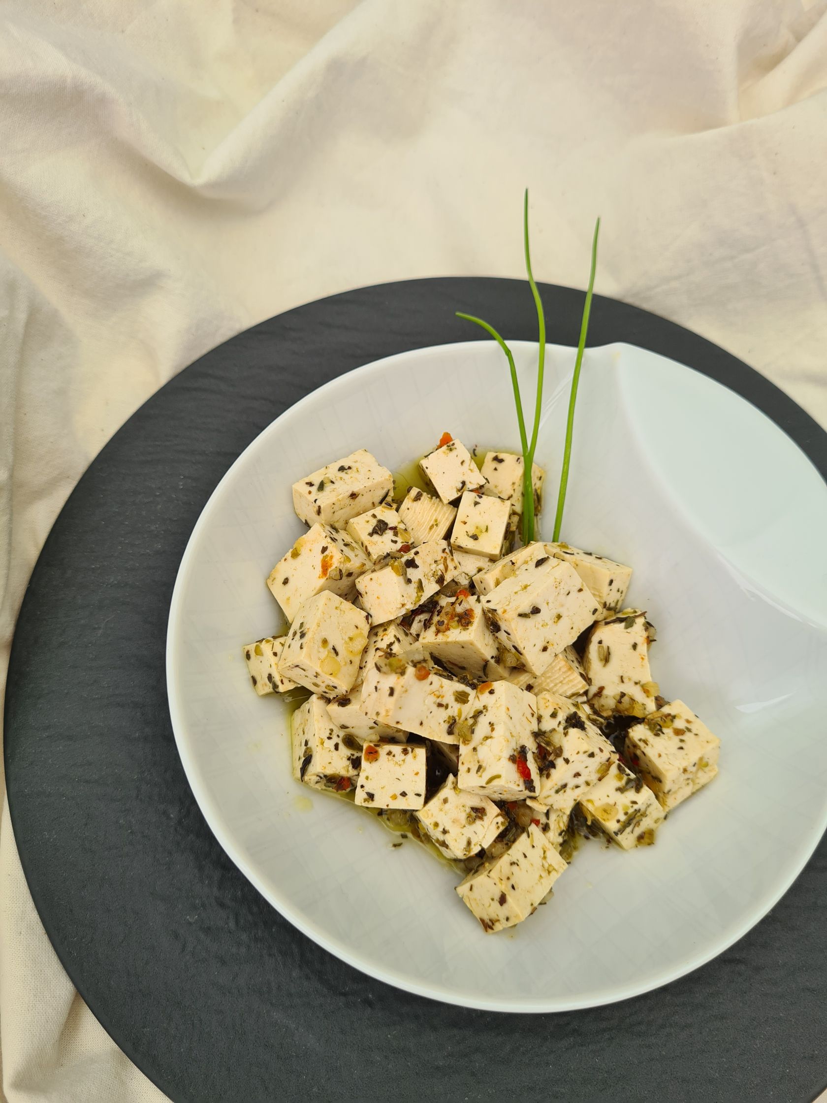 griechisch marinierter Tofu