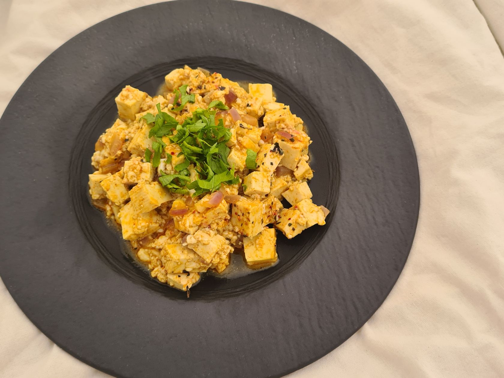 Veganes Rührei aus Tofu